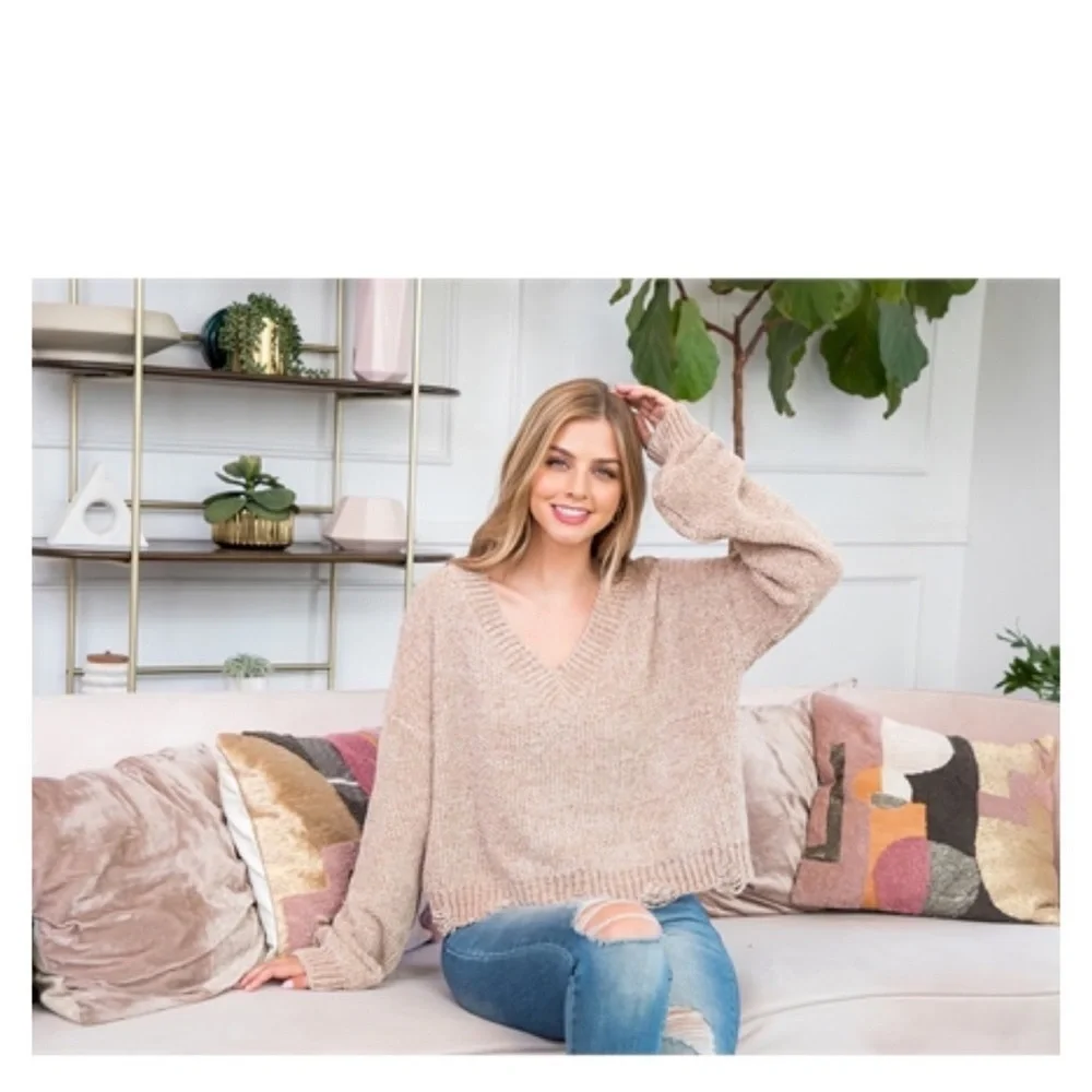 Distressed Detail V-Neck Cable Knit Chenille Sweater - Picture 2 of 5